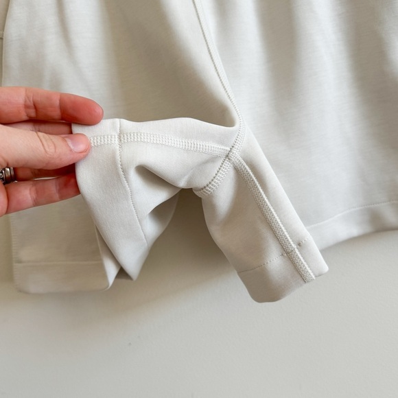 LULULEMON • Softstreme High-Rise Short 4" in White Opal - Picture 6 of 12